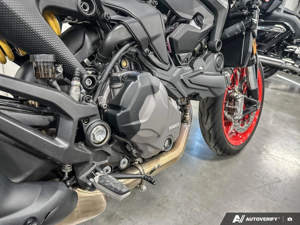 2022 Ducati Monster alt