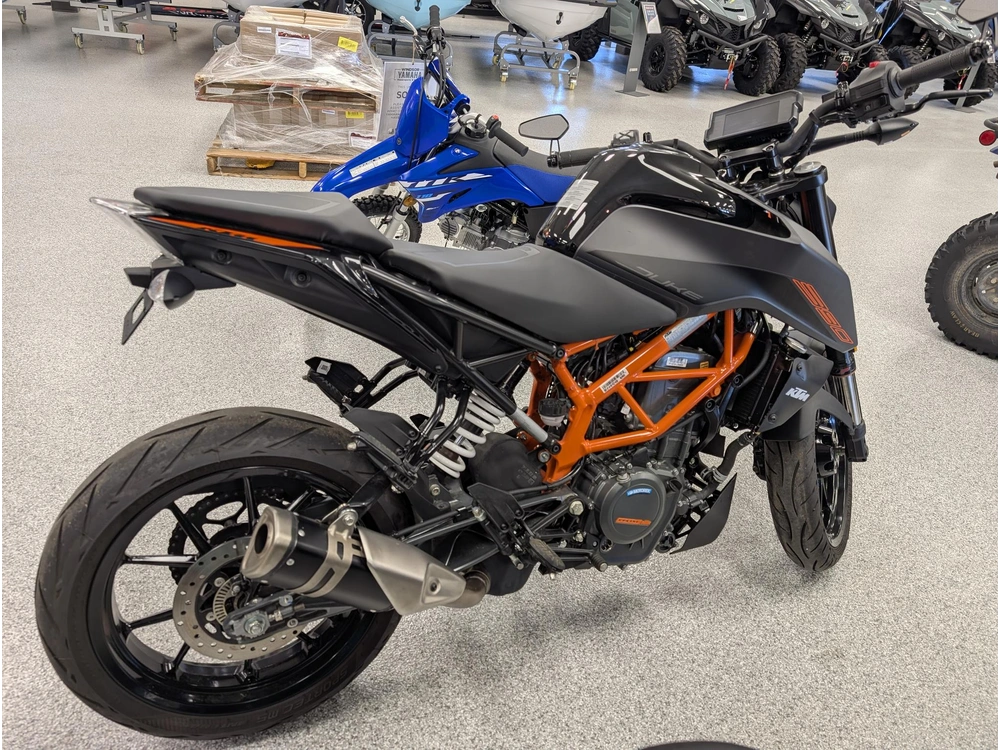 2023 Ktm Duke 390 alt