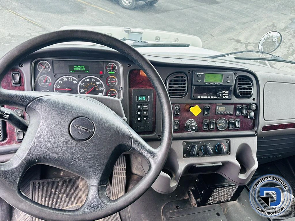 2019 Freightliner M2-106 alt