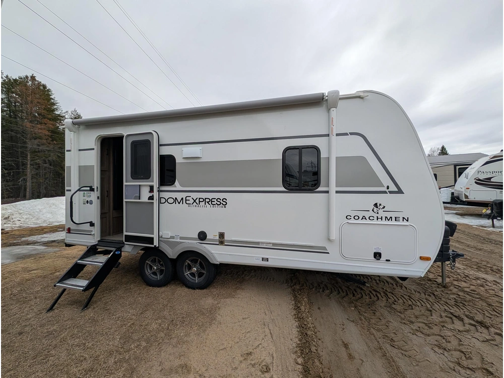 Coachmen Freedom Express 192rbs-320 2026 alt