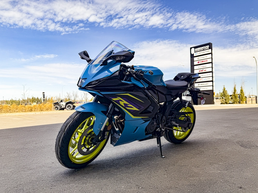 2026 Yamaha R7 alt
