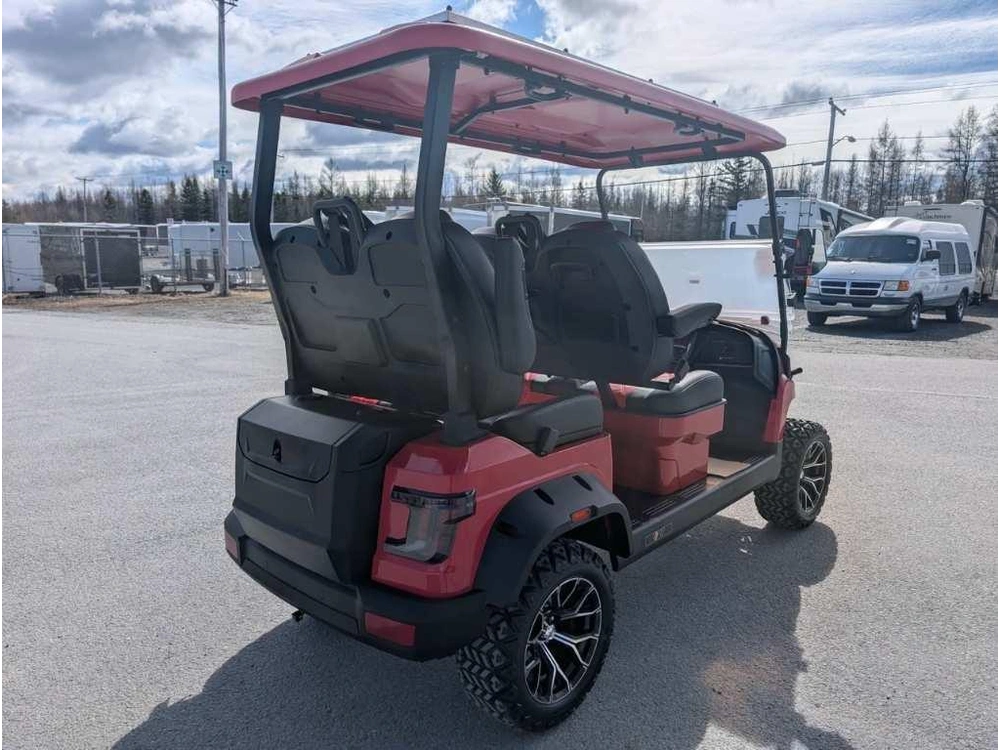 Leo Ev M4 2026 alt