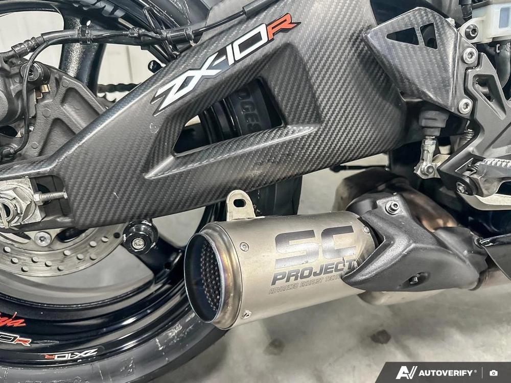 2022 Kawasaki Zx10r alt