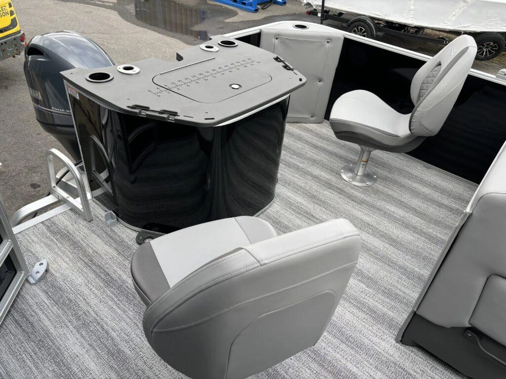 2025 Bennington Marine 21s (stern Fishing) Pontoon W/ Yamaha F90hp alt
