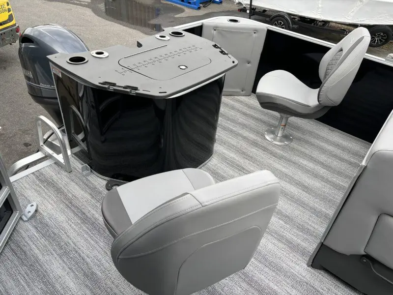 Bennington Marine 21S (Stern Fishing) Pontoon w/ Yamaha F90HP 2025
