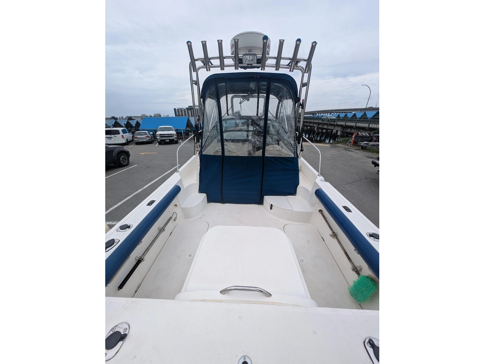 2005 Trophy Boats 2052 Walkaround alt