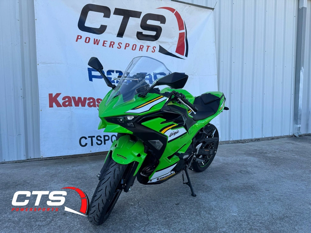 2026 Kawasaki Ninja 500 Base alt