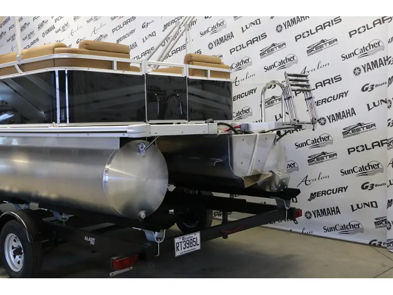 Avalon VLS 2180 QUAD LOUNGER + YAMAHA 70 HP 2026