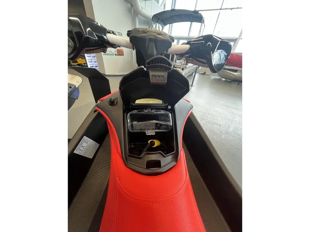 Sea-doo Spark Trixx 1 Place Audio 2026 alt