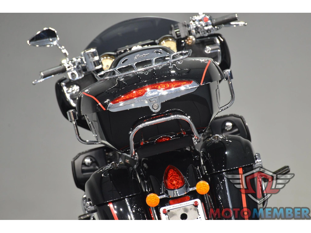 2017 Indian Motorcycle Roadmaster alt
