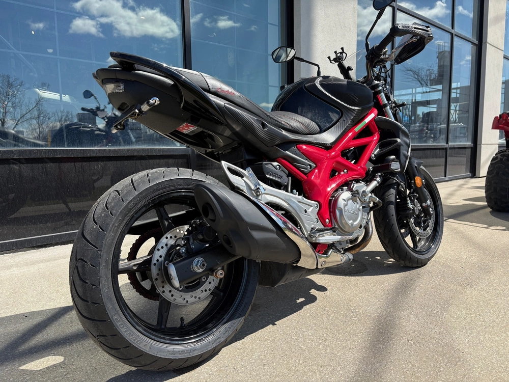 Suzuki Gladius 650 Abs 2015 alt