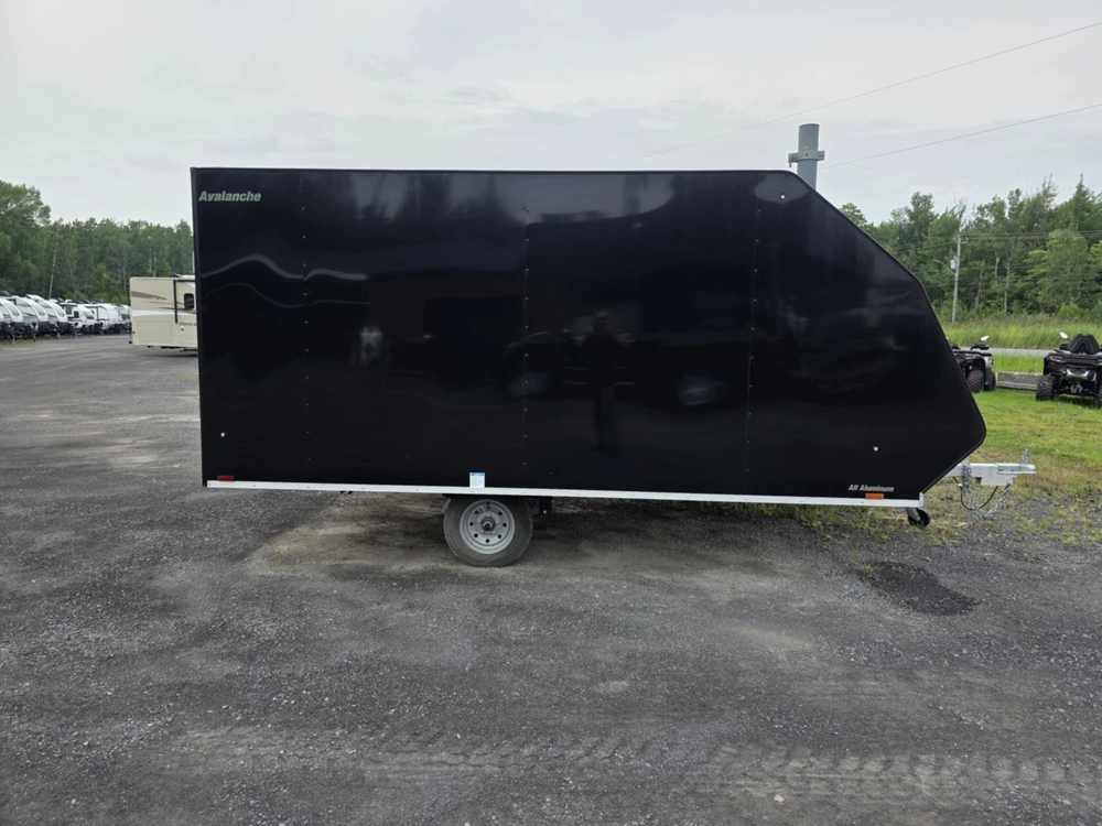 2025 Lightning Avalanche alt