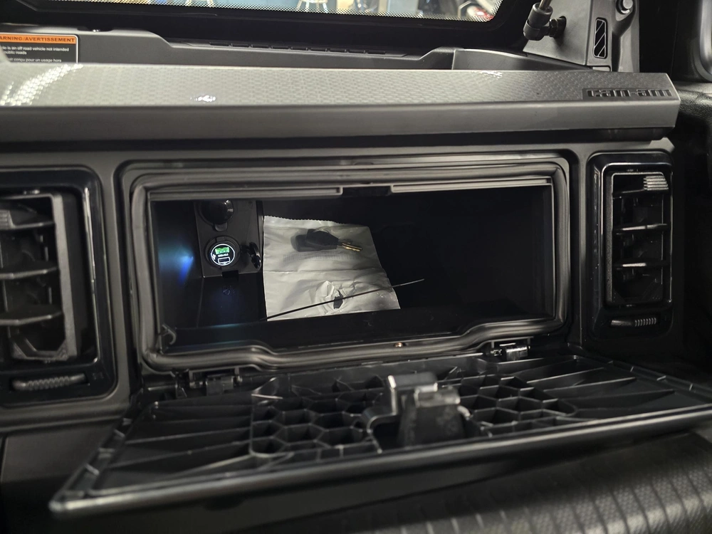 2026 Brp Defender Limited Cab Hd11 alt