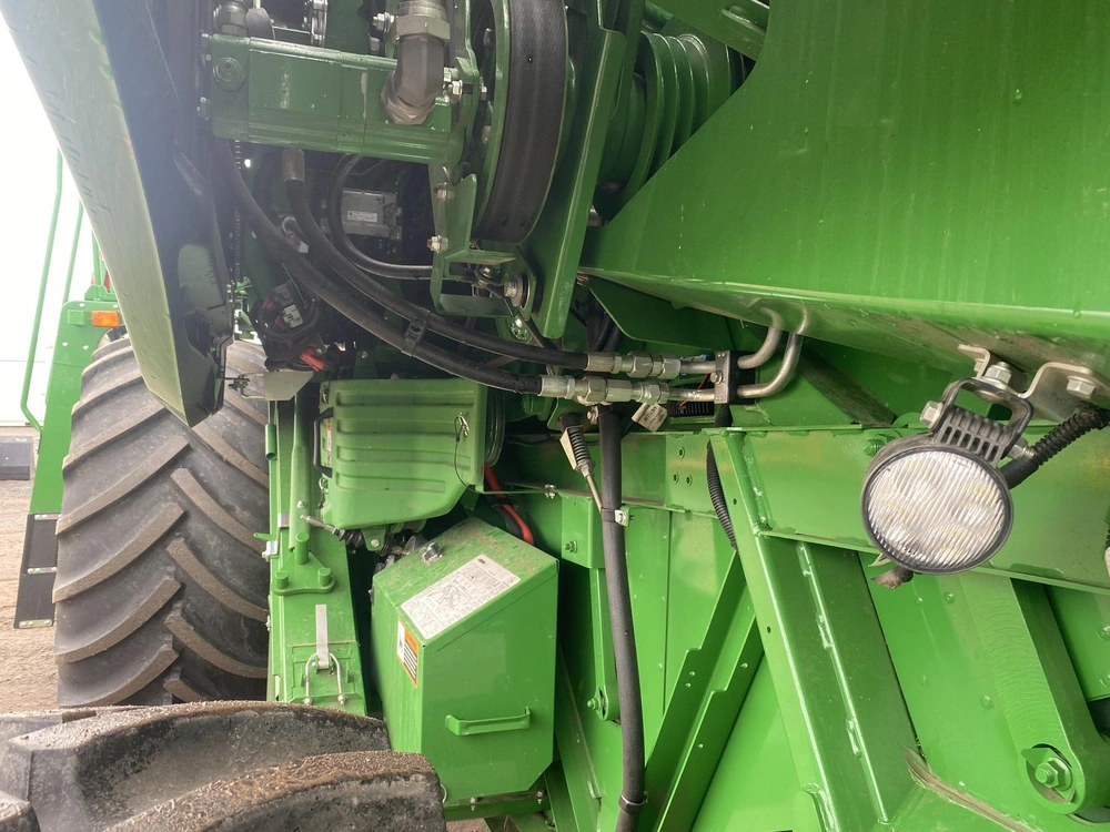 2023 John Deere T670 alt