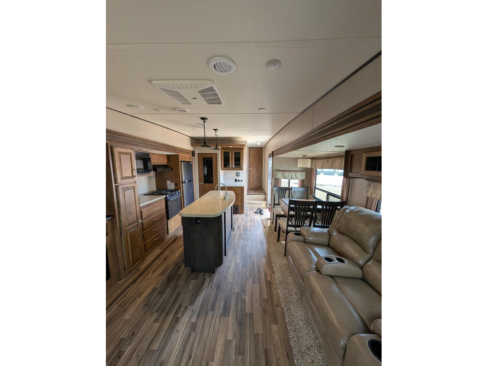 Coachmen Chaparral 30rls 2019 alt