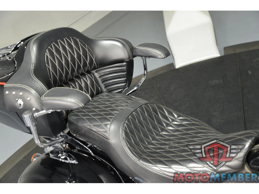 2017 Indian Motorcycle Roadmaster alt