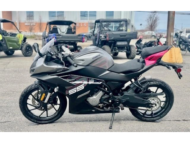 Cfmoto 300ss Rabais De 2,200$ 2024 alt