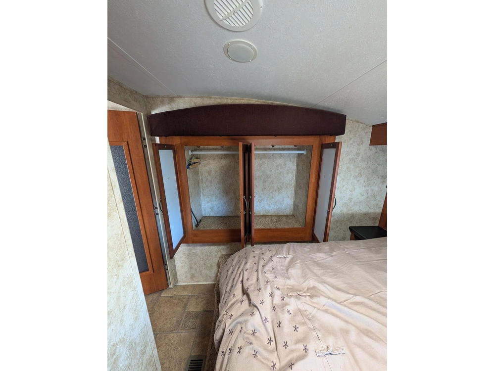 Cougar Cg293 2011 alt