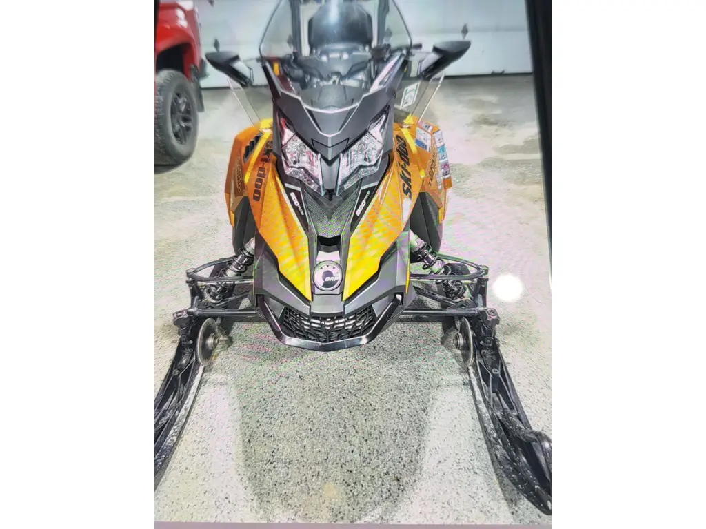 2017 Ski-Doo Grand Tourins SE 900 ace