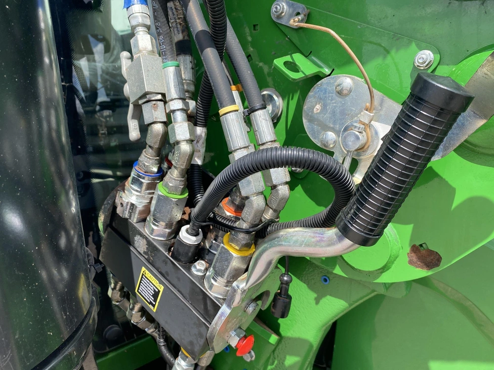 John Deere 6110m 2023 alt