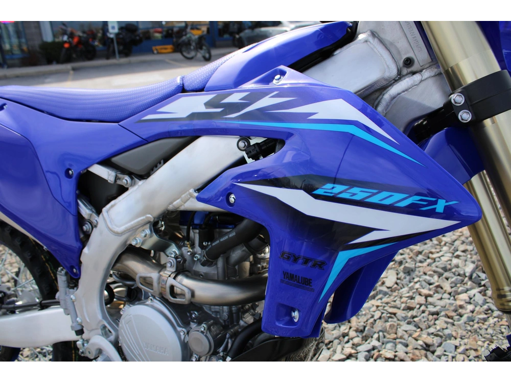2026 Yamaha Yz250fx alt