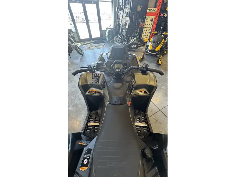 Can-Am Outlander XMR 1000R Loft Green Satin 2026