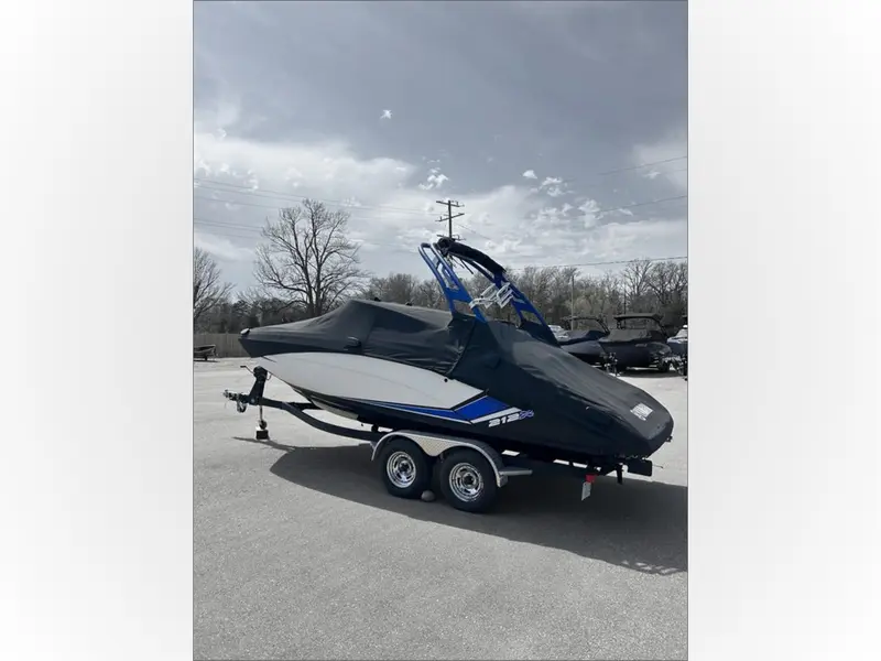2019 Yamaha 212X thumbnail 3