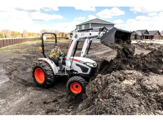 2025 Bobcat Tracteur CT4050 SST Loader et bucket inclus