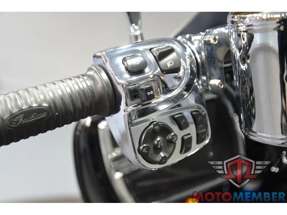 2017 Indian Motorcycle Roadmaster alt