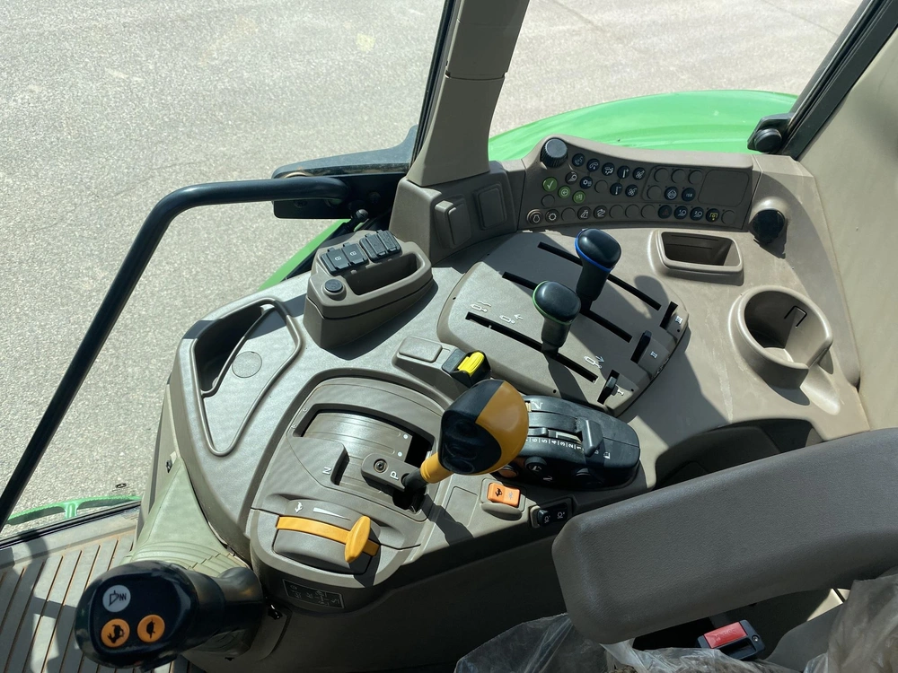 John Deere 6110m 2023 alt