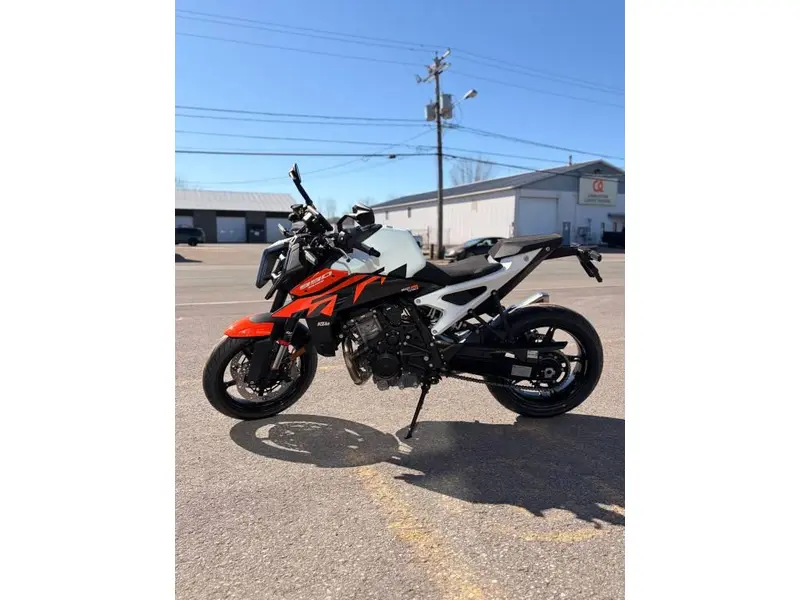 Ktm 990 Duke 2027 alt