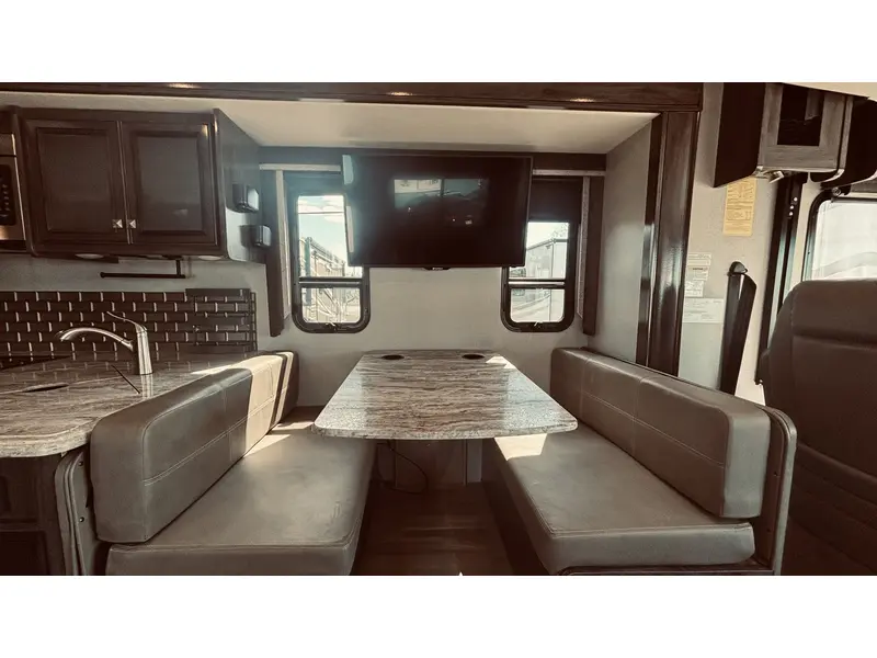 2019 Holiday Rambler ADMIRAL 32S thumbnail 10