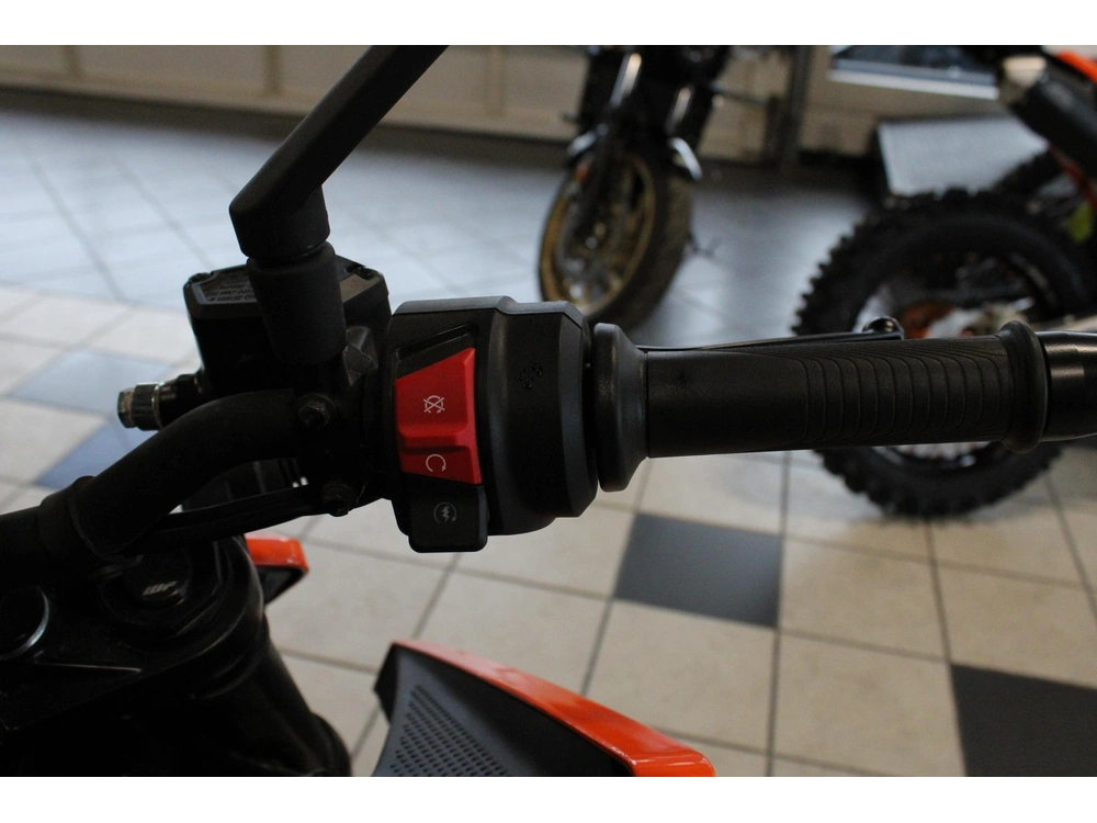 2024 Ktm 250 Duke Orange B.d. alt