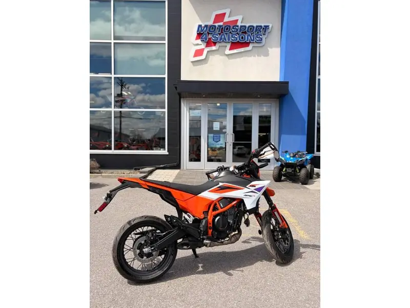2025 KTM 390 SMC R