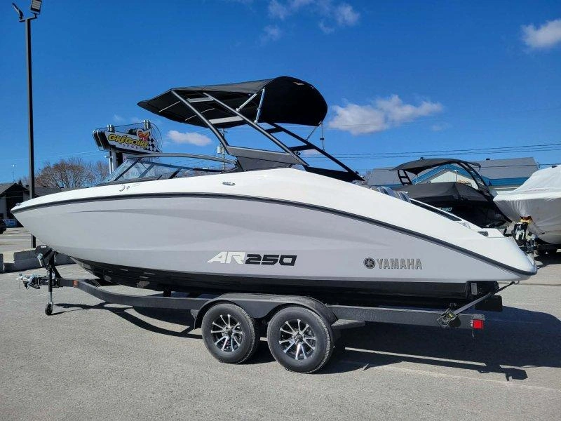 2026 Yamaha Ar 250 2026 alt