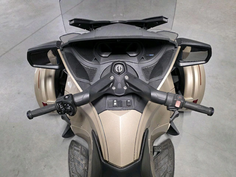 Can-am Rt Limited 2018 alt