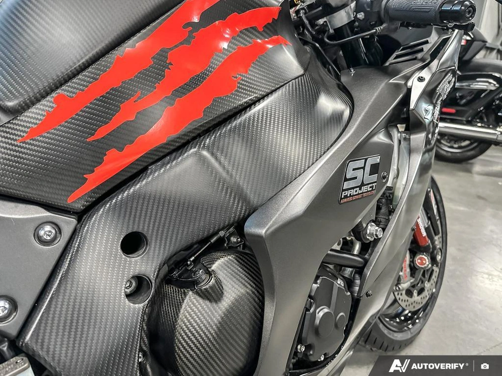2022 Kawasaki Zx10r alt