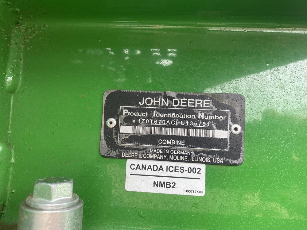 2023 John Deere T670 alt