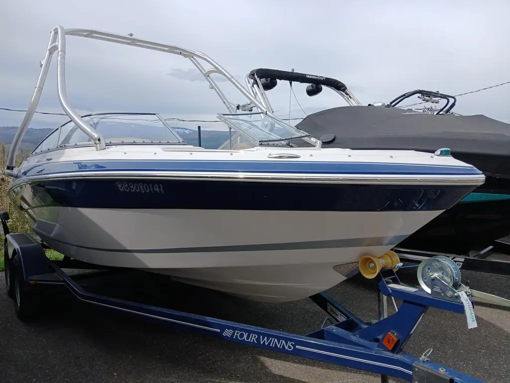 2007 Four Winns H210