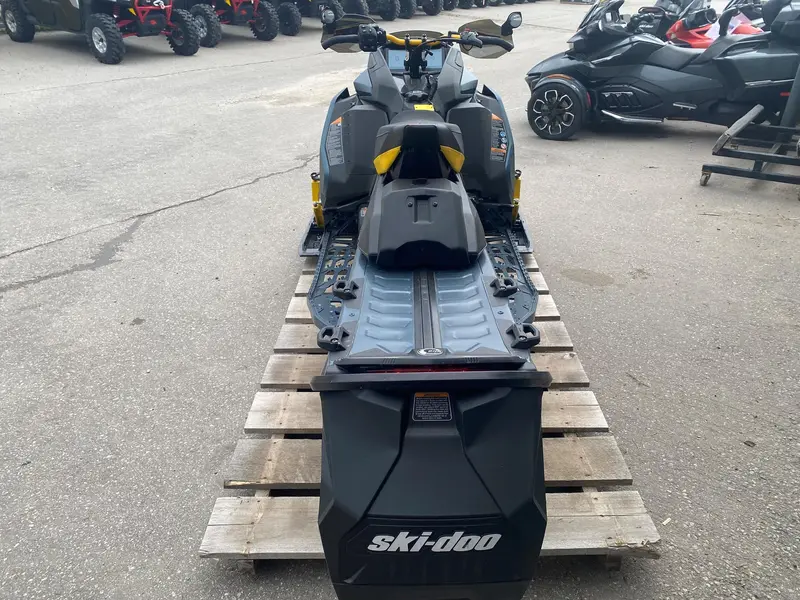 Ski-Doo MXZ XRS 850 E-Tec 137" 2026