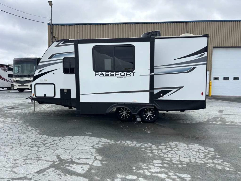 Keystone Rv Passport 189rb ***couple*** 2022 alt