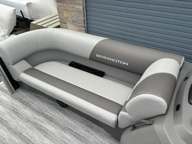 Bennington Marine 21S (Stern Fishing) Pontoon w/ Yamaha F90HP 2025