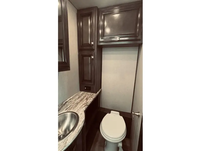 2019 Holiday Rambler ADMIRAL 32S thumbnail 16