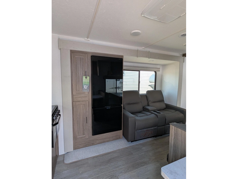 Coachmen Freedom Express 258bhs 2026 alt