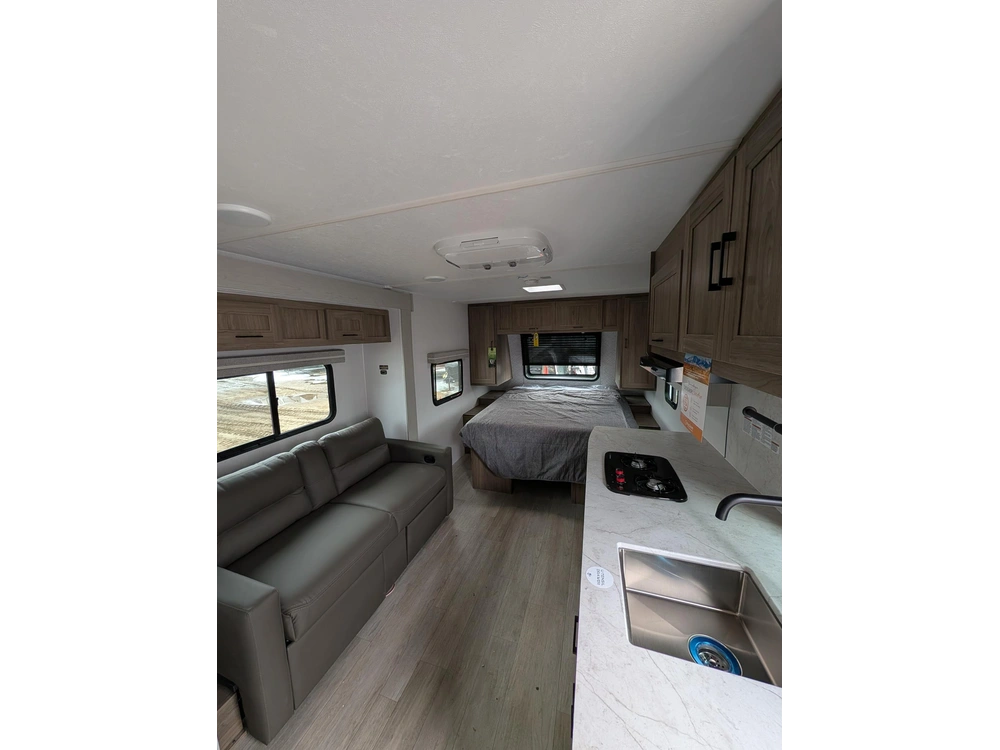 Coachmen Freedom Express 192rbs-320 2026 alt