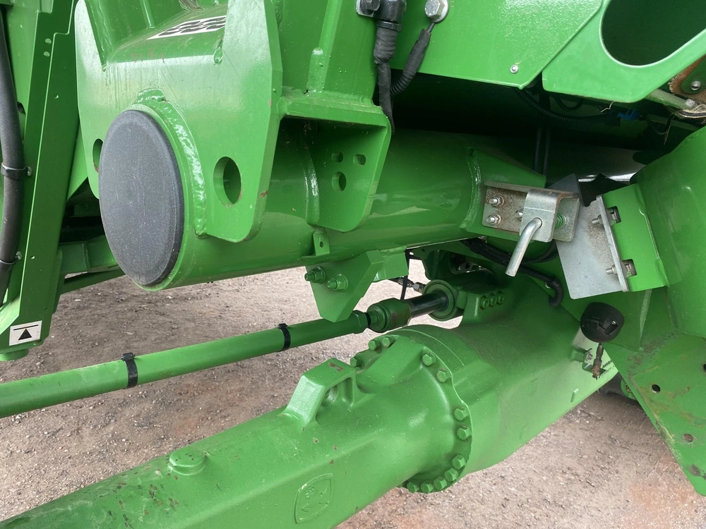 2023 John Deere T670 alt