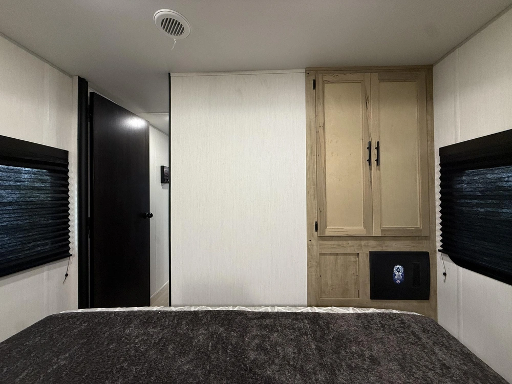 Cherokee 304sr Wolf Den 2026 alt