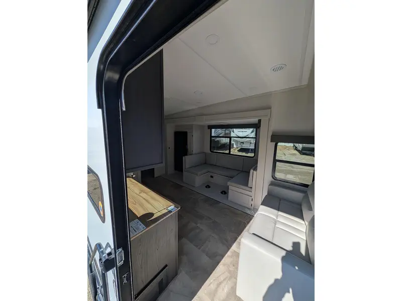 Coachmen Chaparral 274bh 2026 alt