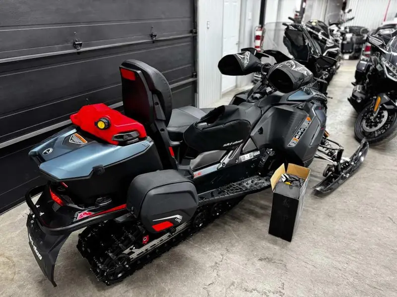 Ski-doo GRANDTOURING PLATINI 2026