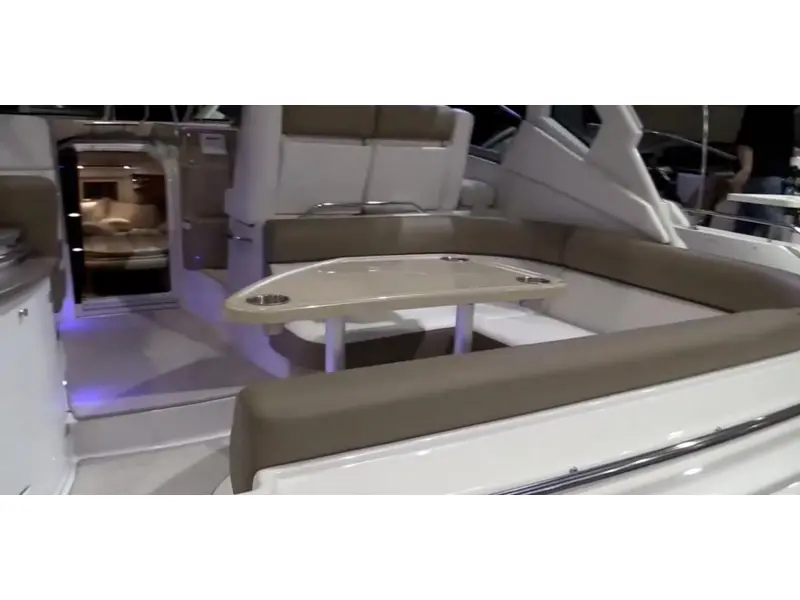 2016 Four Winns Vista 355 thumbnail 5